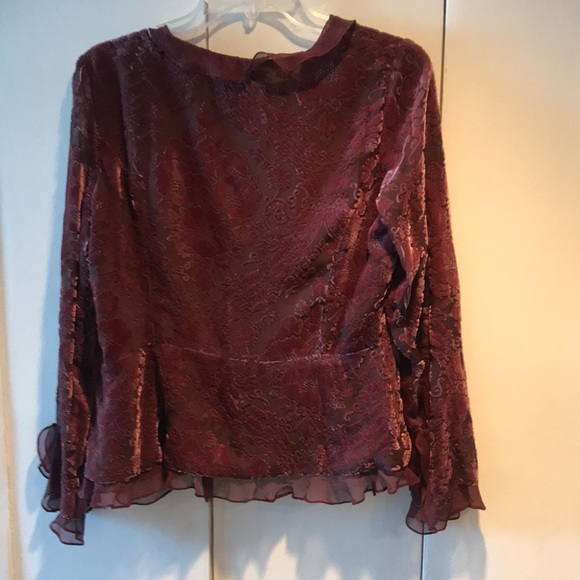 Cut Velvet Ruffled Jacket - Picture 6 of 9